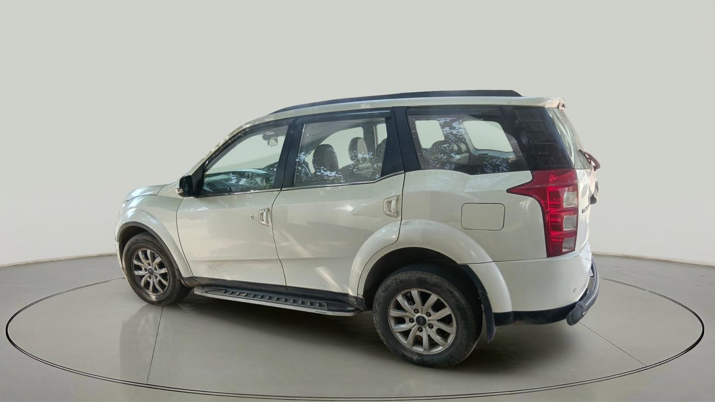 2017 Mahindra XUV500 W10 AT, Diesel, Automatic, 1,67,308 km, exterior