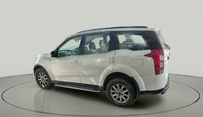 2017 Mahindra XUV500 W10 AT, Diesel, Automatic, 1,67,107 km, exterior
