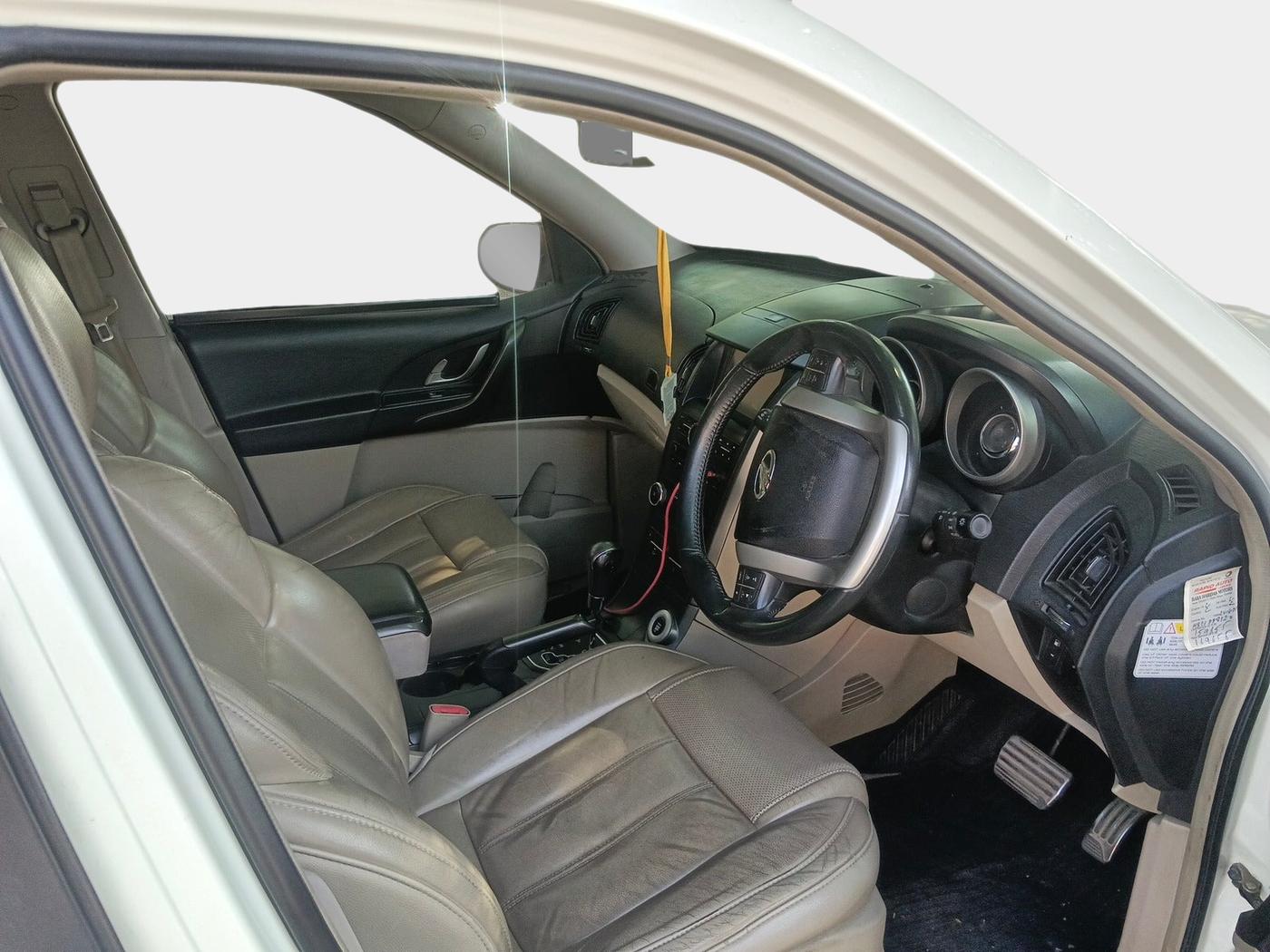 2017 Mahindra XUV500 W10 AT, Diesel, Automatic, 1,67,308 km, interior