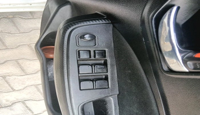 2018 Maruti Swift VDI, Diesel, Manual, 1,24,838 km, interior