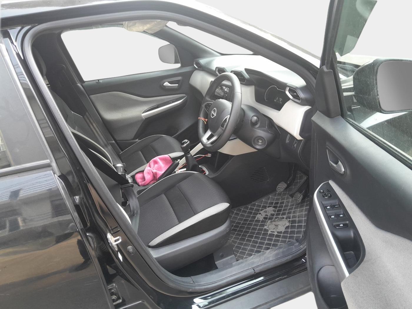 2024 Nissan MAGNITE XL, Petrol, Manual, 17,903 km, interior