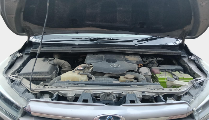 2017 Toyota Innova Crysta 2.4 ZX 7 STR, Diesel, Manual, 2,06,388 km, exterior
