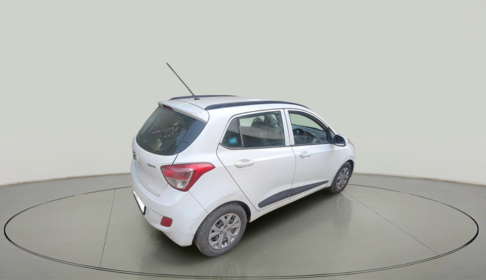 2016 Hyundai Grand i10 SPORTZ 1.2 KAPPA VTVT, Petrol, Manual, 2,43,119 km, exterior