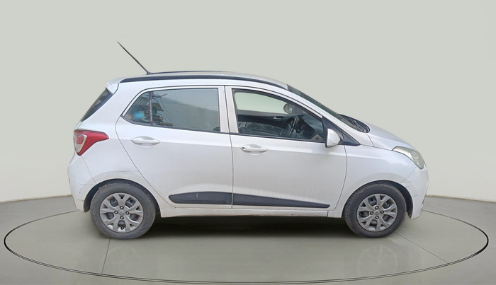 2016 Hyundai Grand i10 SPORTZ 1.2 KAPPA VTVT, Petrol, Manual, 2,43,119 km, exterior