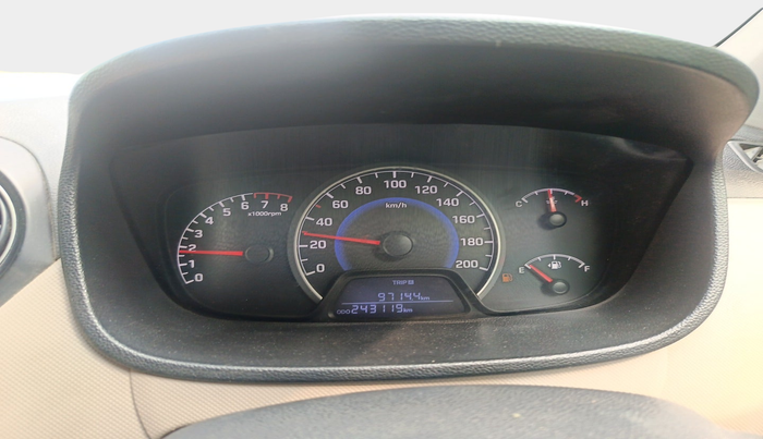 2016 Hyundai Grand i10 SPORTZ 1.2 KAPPA VTVT, Petrol, Manual, 2,43,119 km, interior