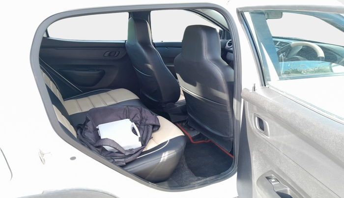 2022 Renault Kwid RXT 1.0 AMT, Petrol, Automatic, 14,398 km, interior
