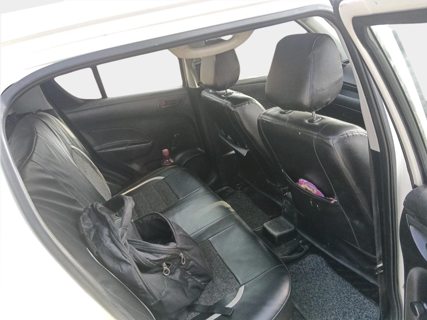 2013 Maruti Swift LXI, Petrol, Manual, 1,15,334 km, interior