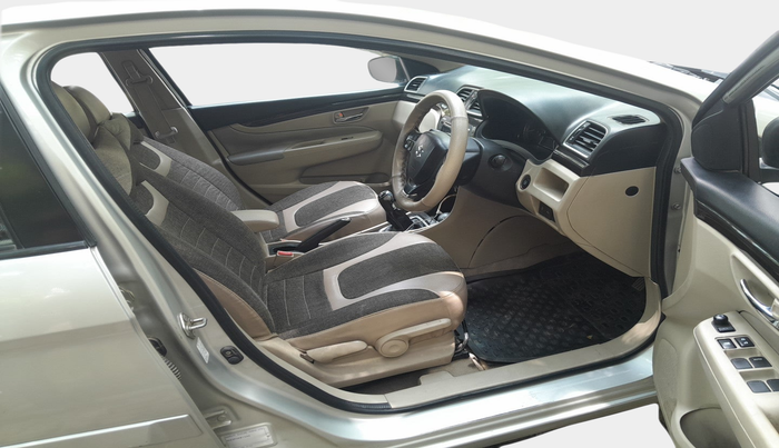 2016 Maruti Ciaz ZDI SHVS, Diesel, Manual, 1,24,712 km, interior