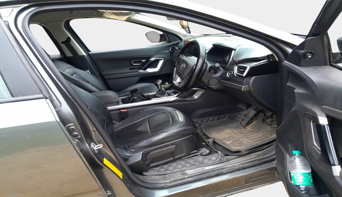 2022 Tata Harrier XT 2.0L KRYOTEC, Diesel, Manual, 45,216 km, interior