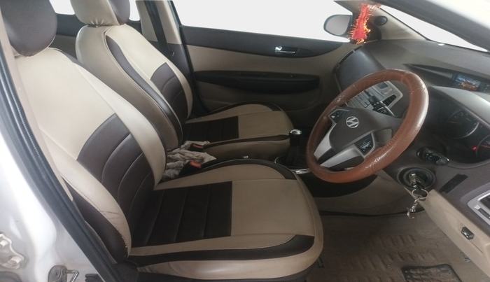 2010 Hyundai i20 ASTA 1.2, Petrol, Manual, 1,00,945 km, interior