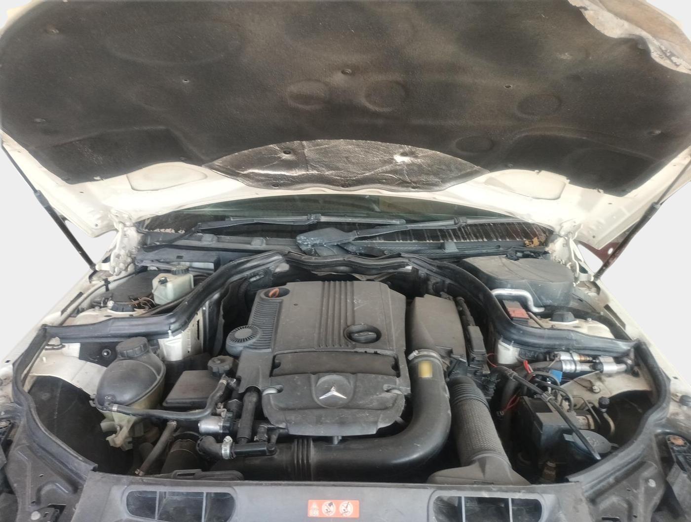2011 Mercedes Benz C Class 200 CGI AVANTGARDE, Petrol, Automatic, 97,353 km, exterior