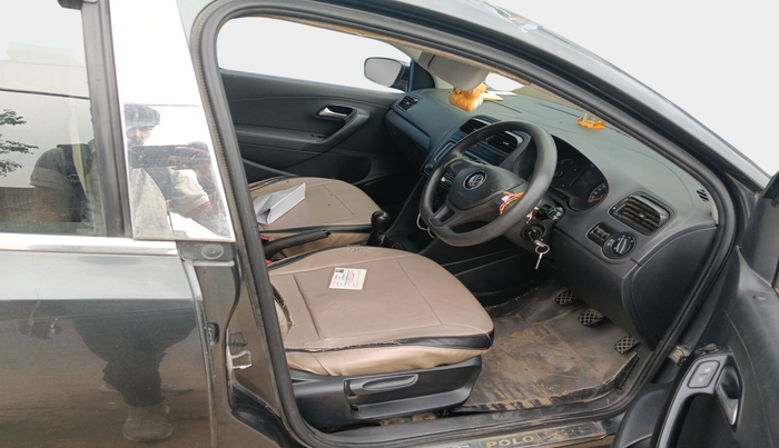 2014 Volkswagen Polo COMFORTLINE 1.2L, Diesel, Manual, 1,19,800 km, interior