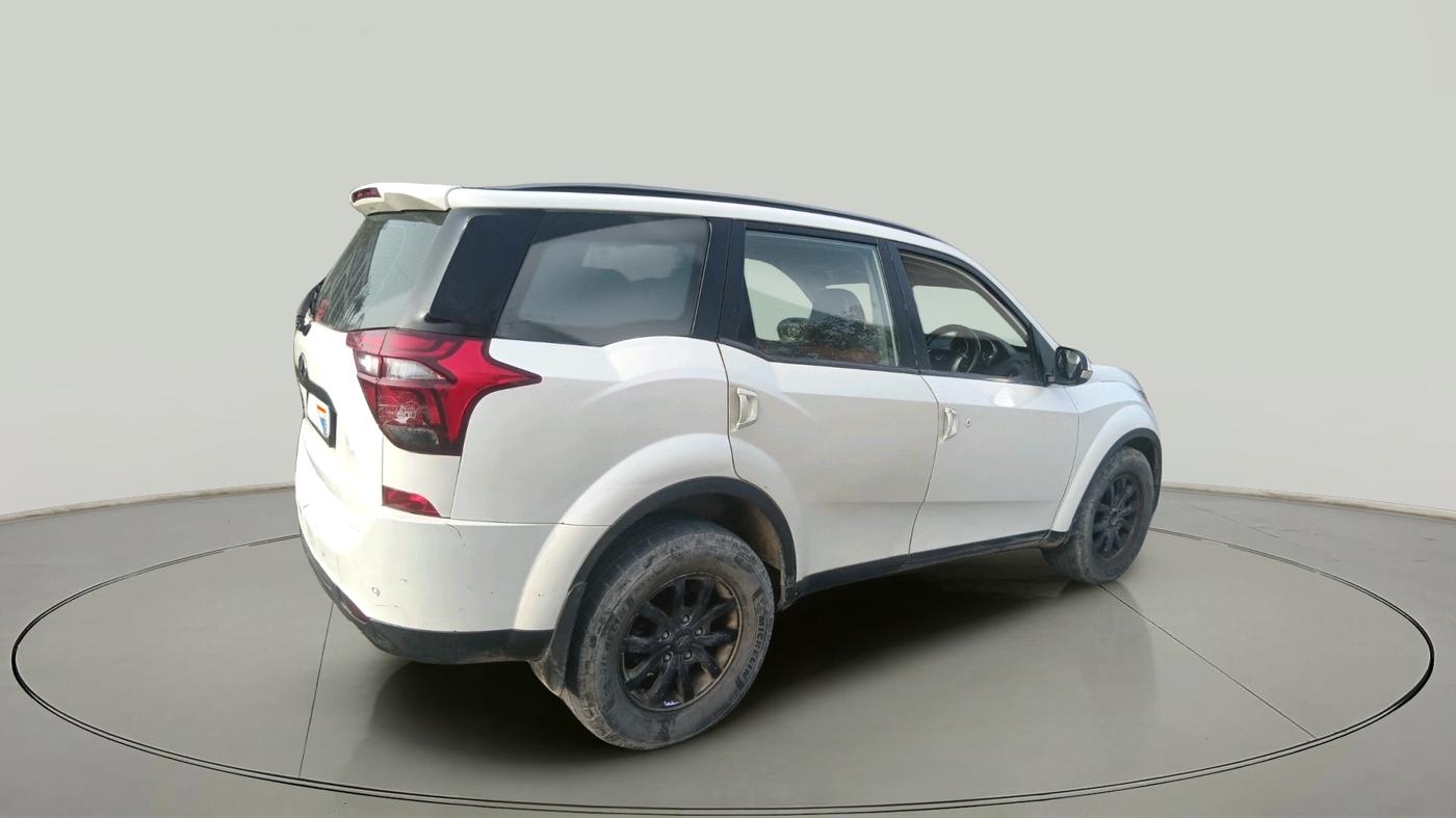 2018 Mahindra XUV500 W9, Diesel, Manual, 59,813 km, exterior