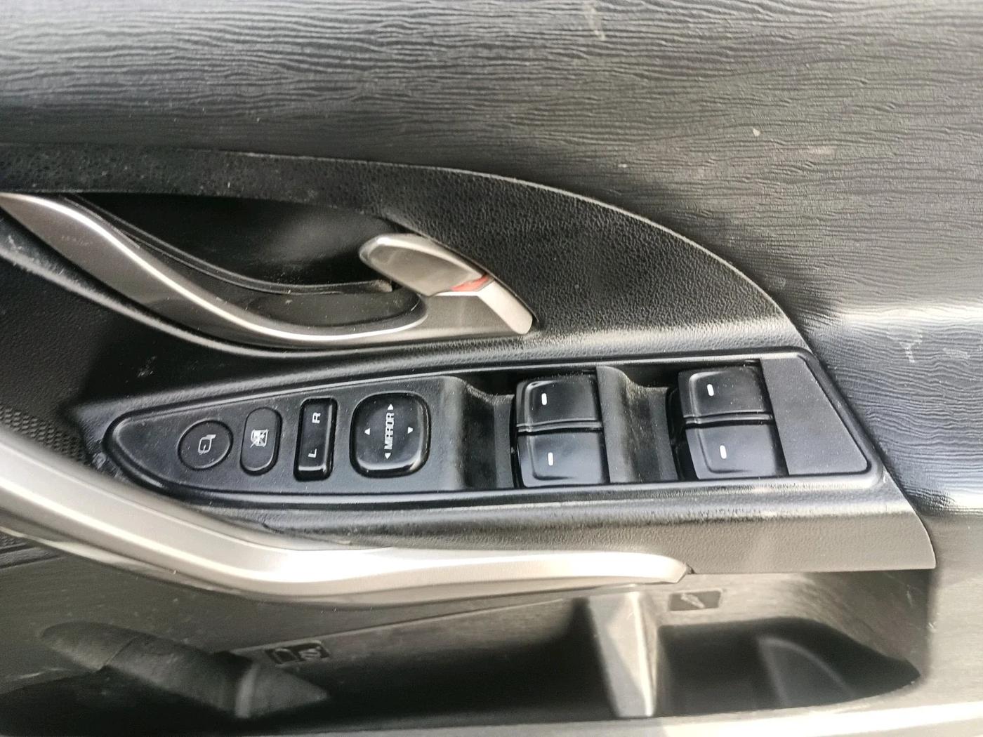 2018 Mahindra XUV500 W9, Diesel, Manual, 59,813 km, interior
