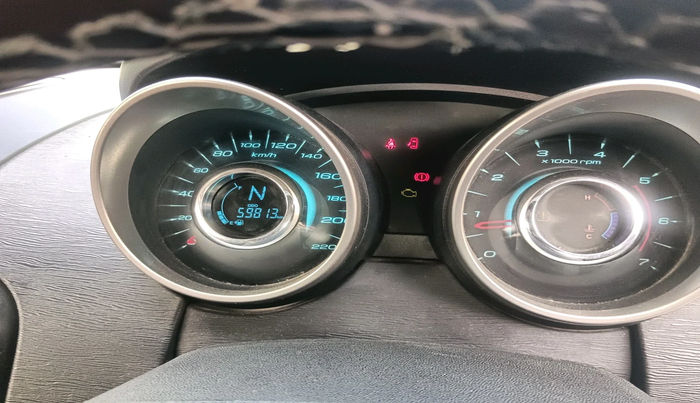 2018 Mahindra XUV500 W9, Diesel, Manual, 59,813 km, interior