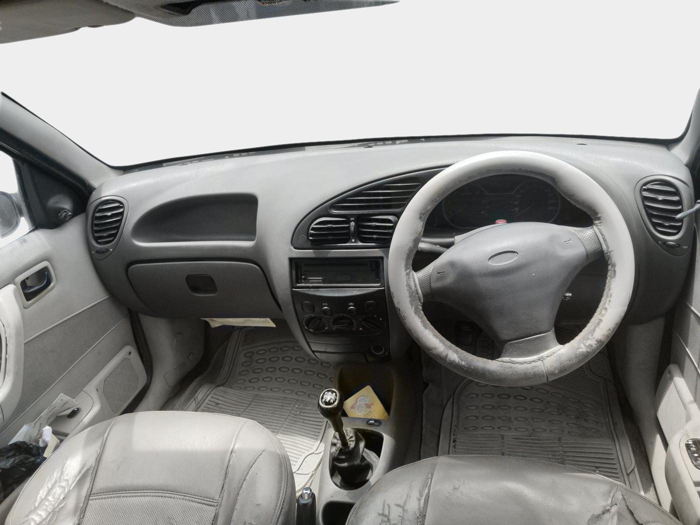 2010 Ford Ikon 1.4 DIESEL, Diesel, Manual, 1,08,409 km, interior