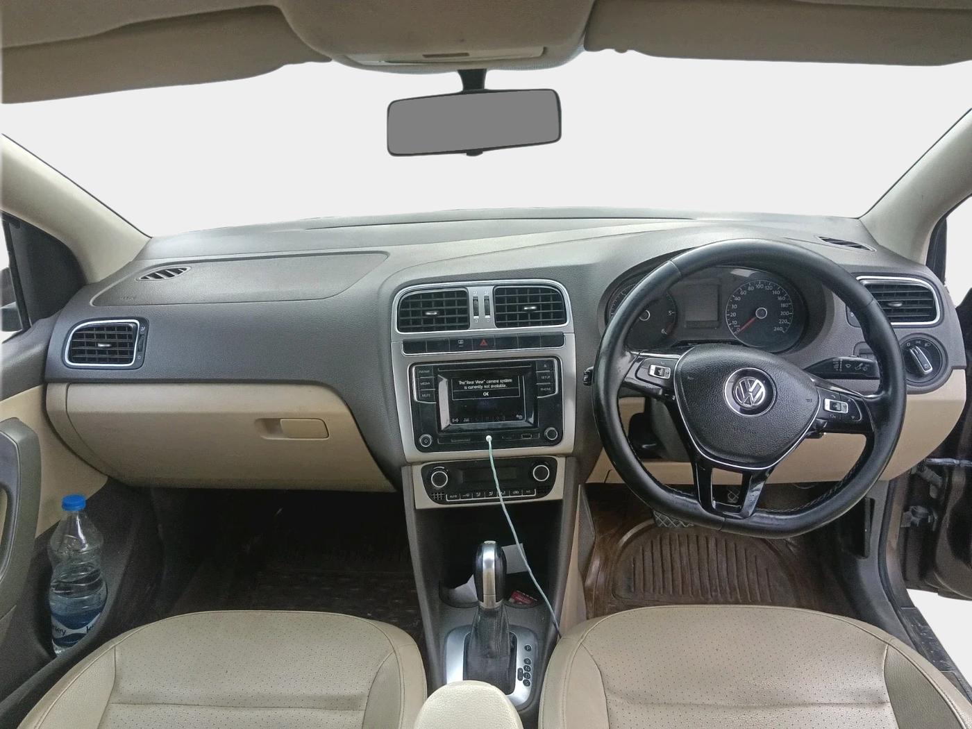 2015 Volkswagen Vento HIGHLINE 1.5 AT, Diesel, Automatic, 1,87,678 km, interior