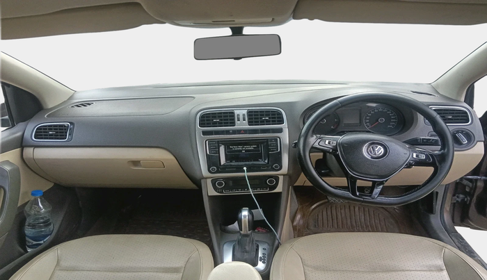 2015 Volkswagen Vento HIGHLINE 1.5 AT, Diesel, Automatic, 1,87,678 km, interior