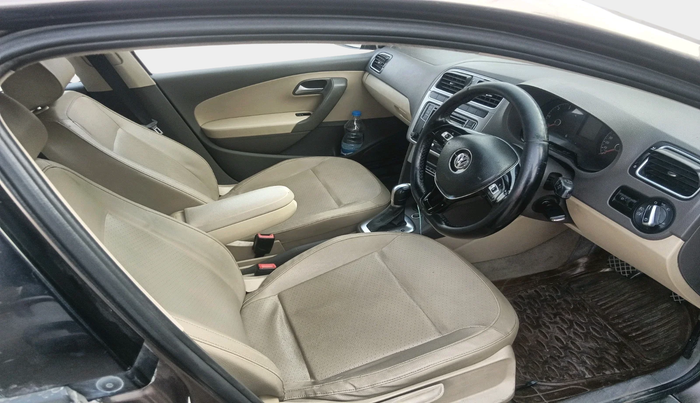 2015 Volkswagen Vento HIGHLINE 1.5 AT, Diesel, Automatic, 1,87,678 km, interior