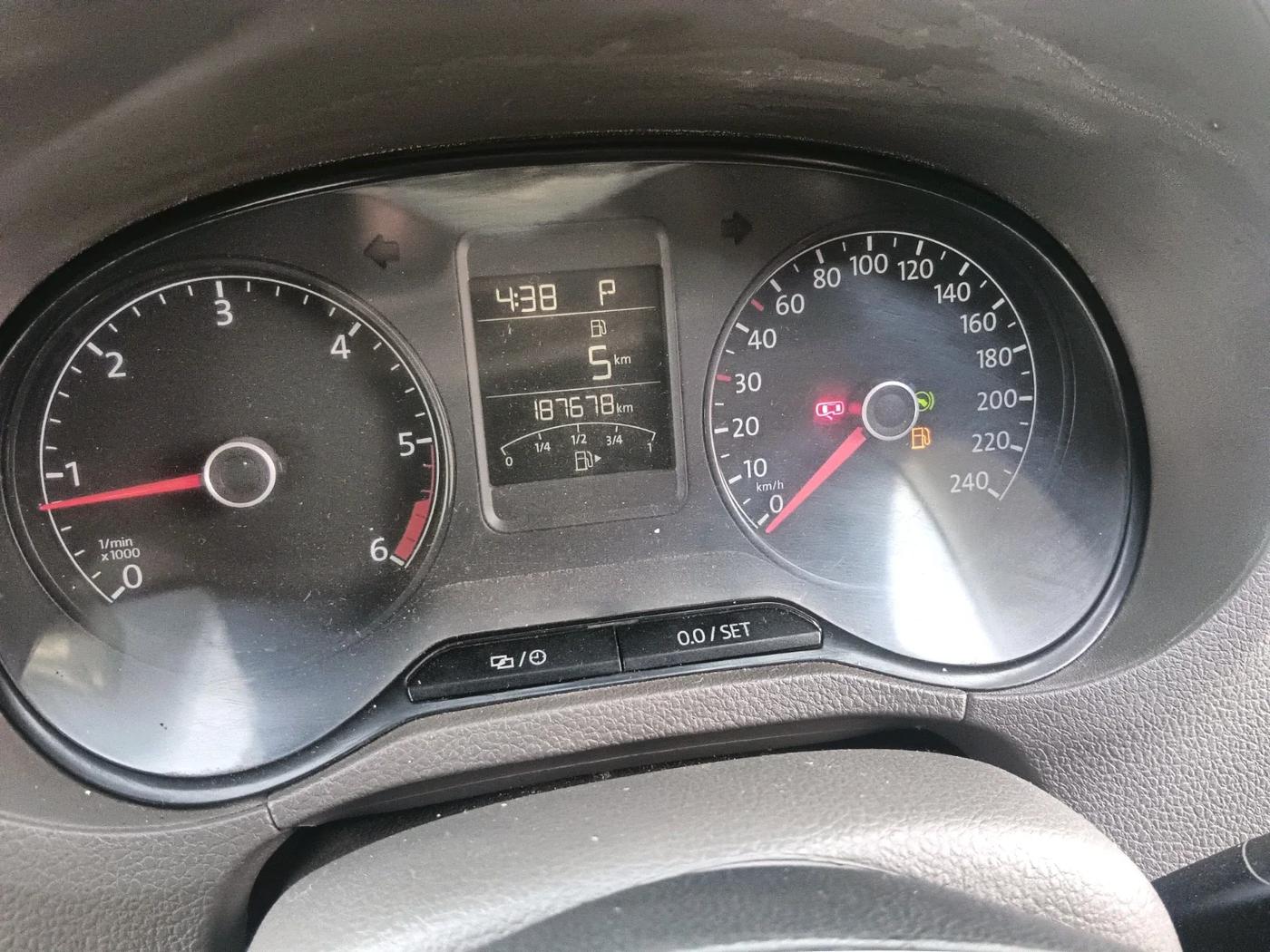 2015 Volkswagen Vento HIGHLINE 1.5 AT, Diesel, Automatic, 1,87,678 km, interior