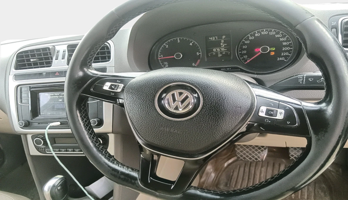 2015 Volkswagen Vento HIGHLINE 1.5 AT, Diesel, Automatic, 1,87,678 km, interior