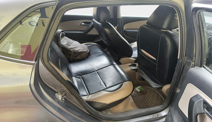 2013 Volkswagen Polo COMFORTLINE 1.2L, Diesel, Manual, 1,56,834 km, interior