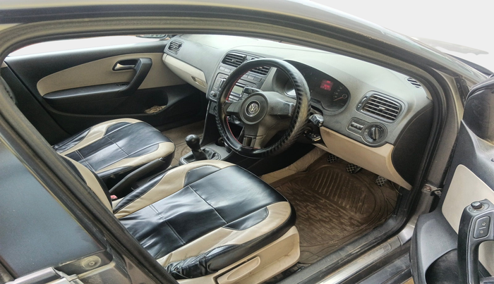 2013 Volkswagen Polo COMFORTLINE 1.2L, Diesel, Manual, 1,56,834 km, interior