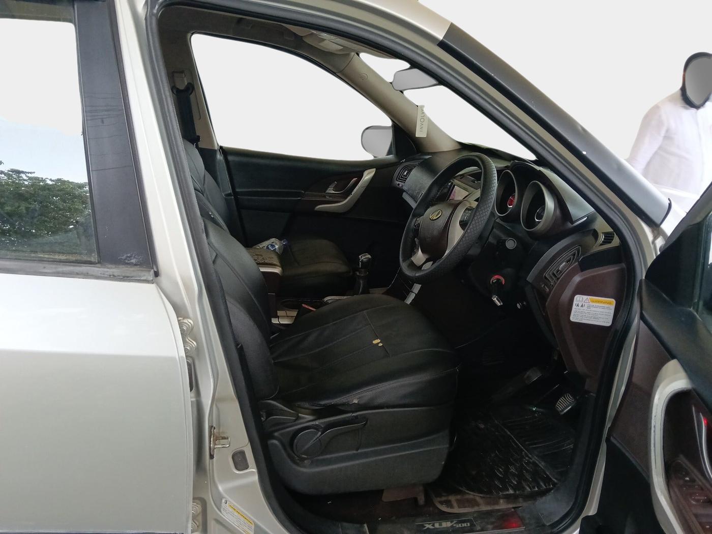 2012 Mahindra XUV500 W8, Diesel, Manual, 1,80,843 km, interior