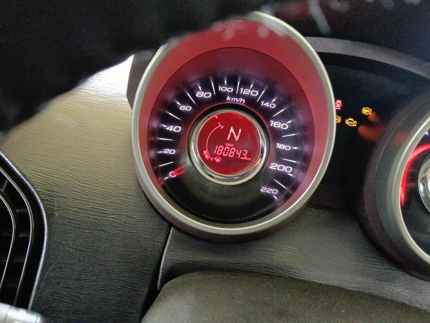2012 Mahindra XUV500 W8, Diesel, Manual, 1,80,843 km, interior
