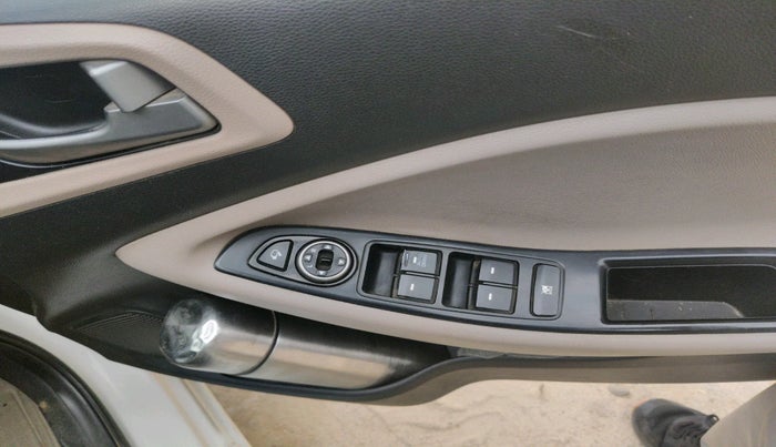 2016 Hyundai Elite i20 SPORTZ 1.4 CRDI, Diesel, Manual, 1,58,441 km, interior