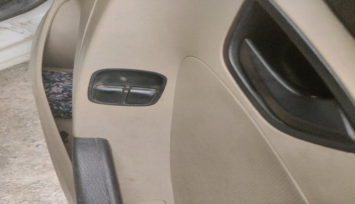 2014 Hyundai Eon ERA +, Petrol, Manual, 75,213 km, interior