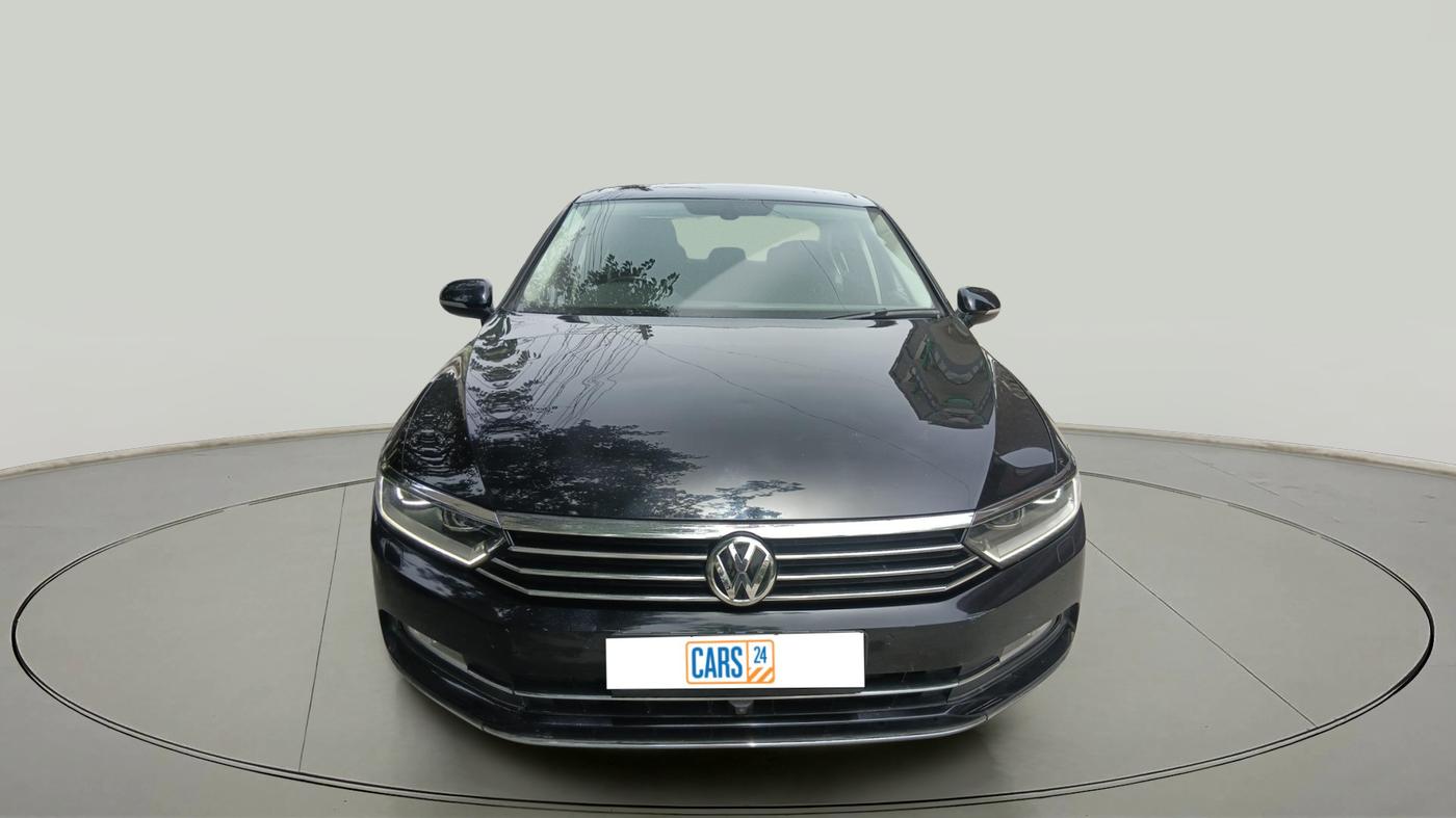 2017 Volkswagen Passat HIGHLINE DSG, Diesel, Automatic, 1,65,023 km, exterior