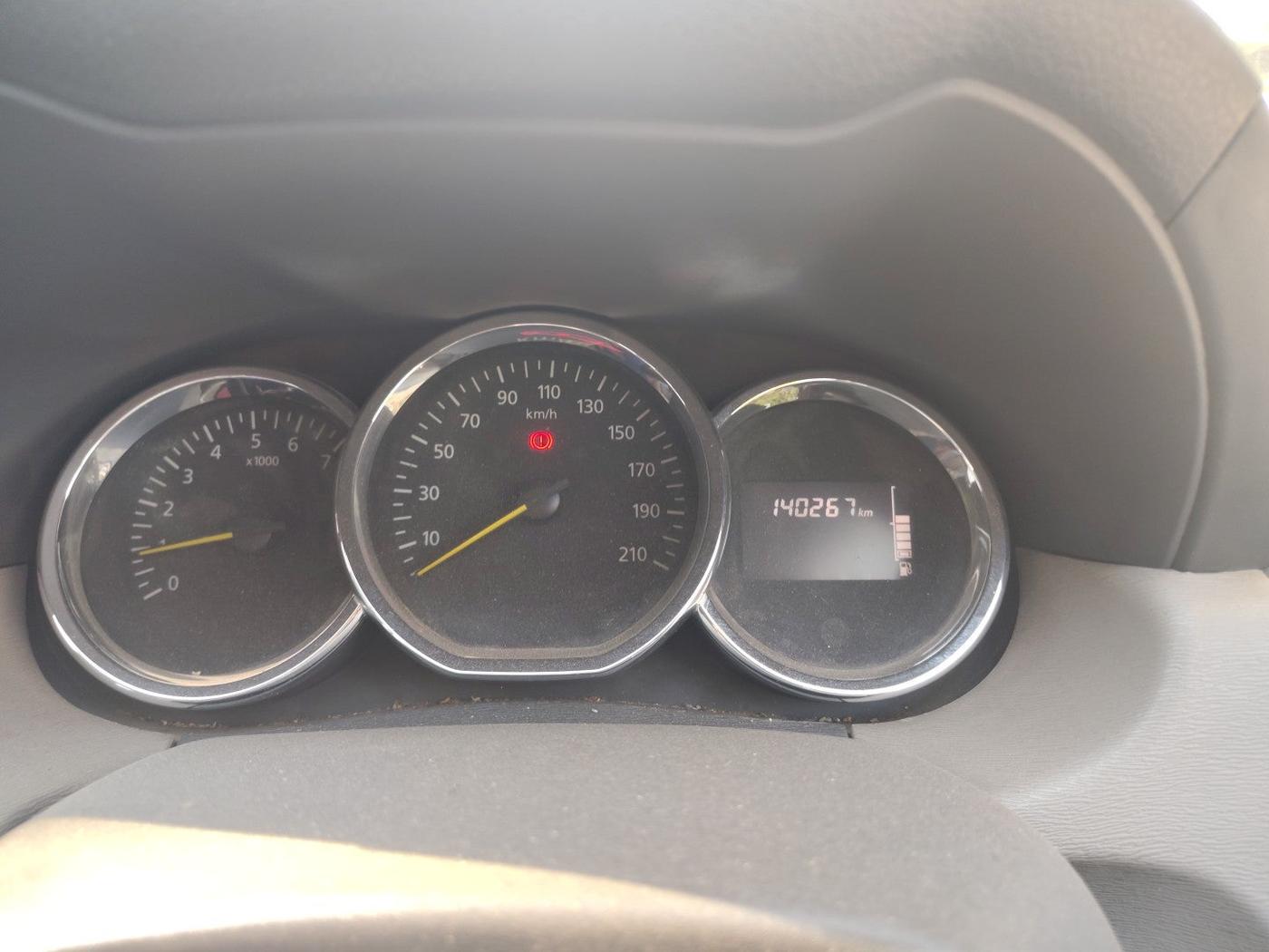 2015 Renault Duster 85 PS RXL DIESEL (OPT), Diesel, Manual, 1,40,267 km, interior
