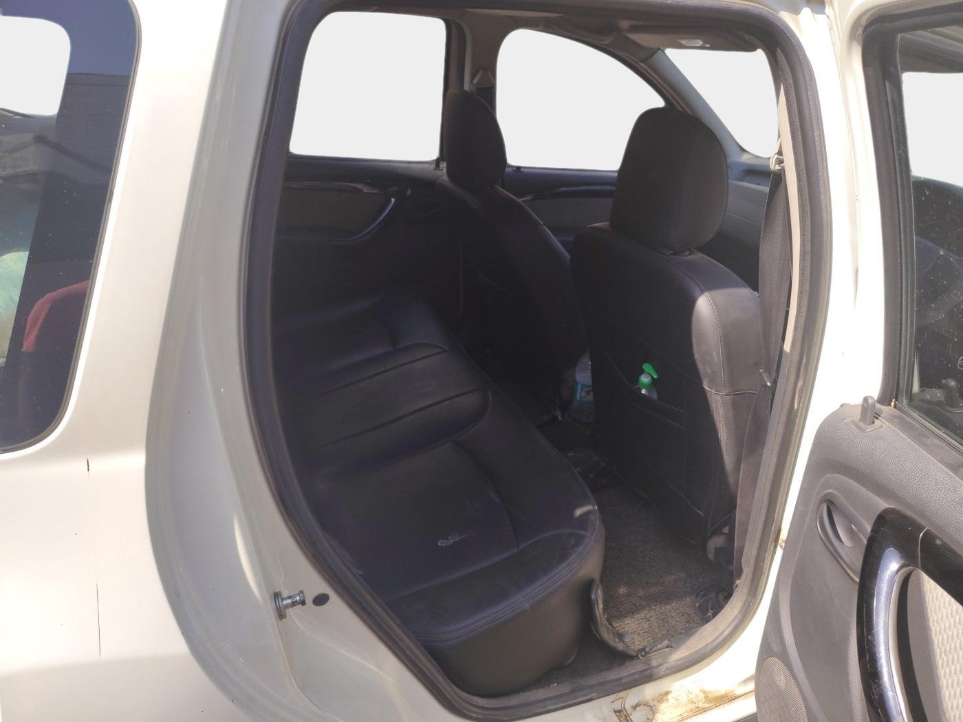 2015 Renault Duster 85 PS RXL DIESEL (OPT), Diesel, Manual, 1,40,267 km, interior