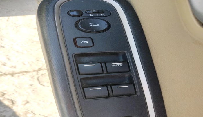 2016 Honda Amaze 1.5L I-DTEC VX, Diesel, Manual, 1,61,255 km, interior