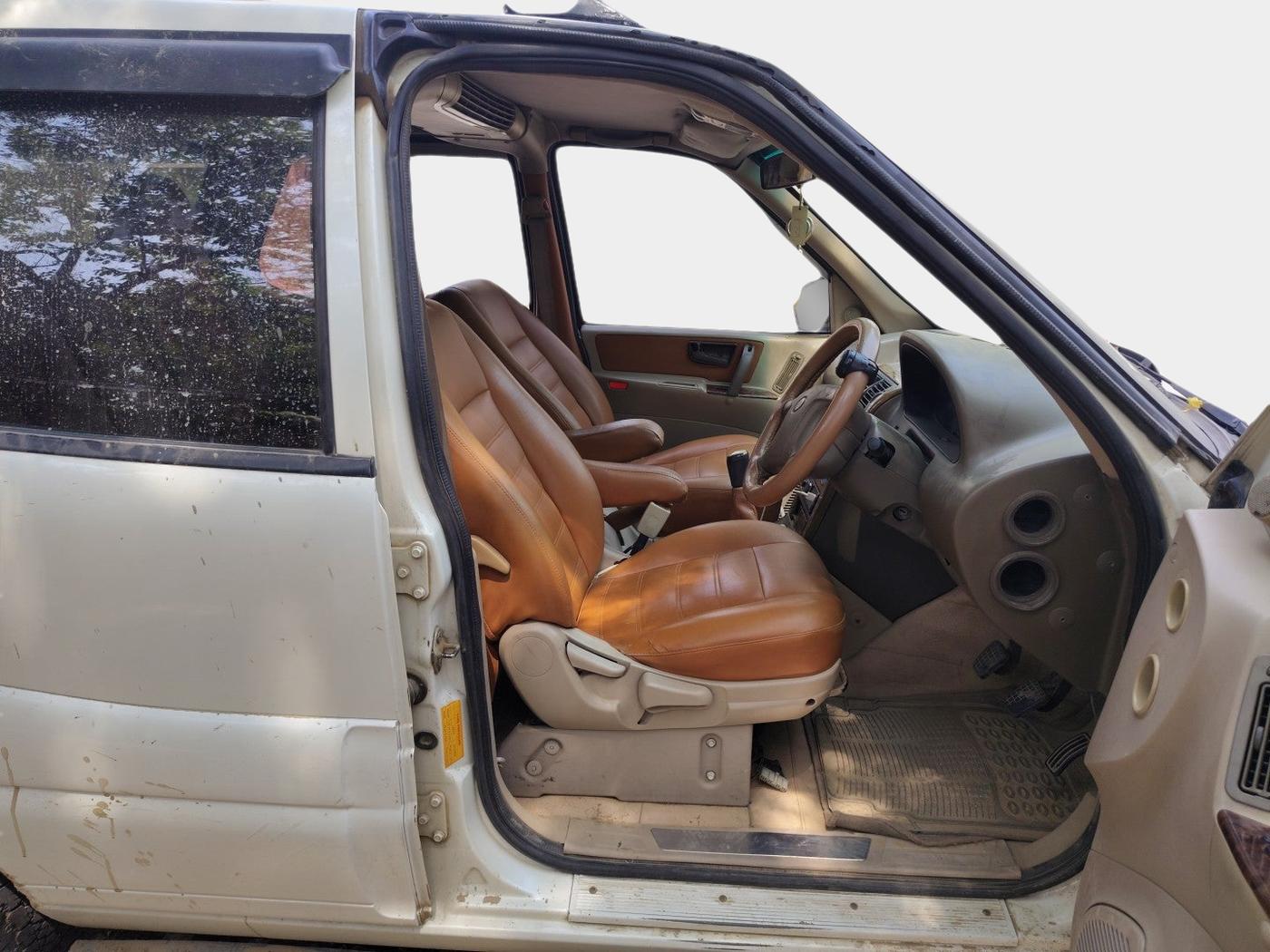 2012 Tata Safari 4X2 EX DICOR, Diesel, Manual, 1,46,402 km, interior