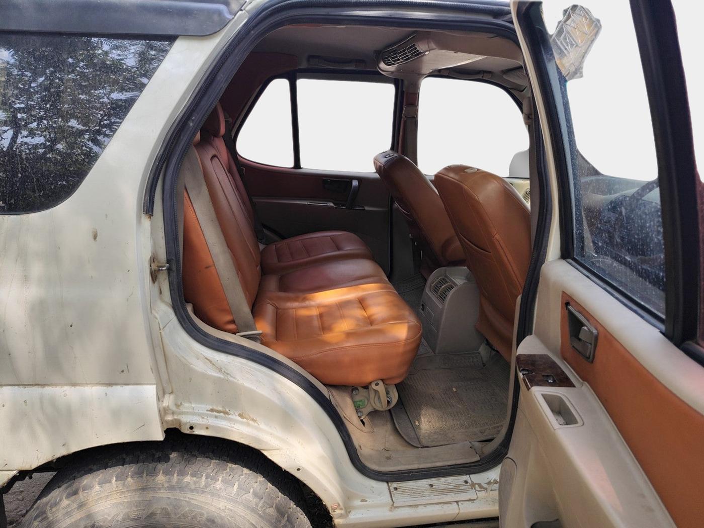2012 Tata Safari 4X2 EX DICOR, Diesel, Manual, 1,46,402 km, interior