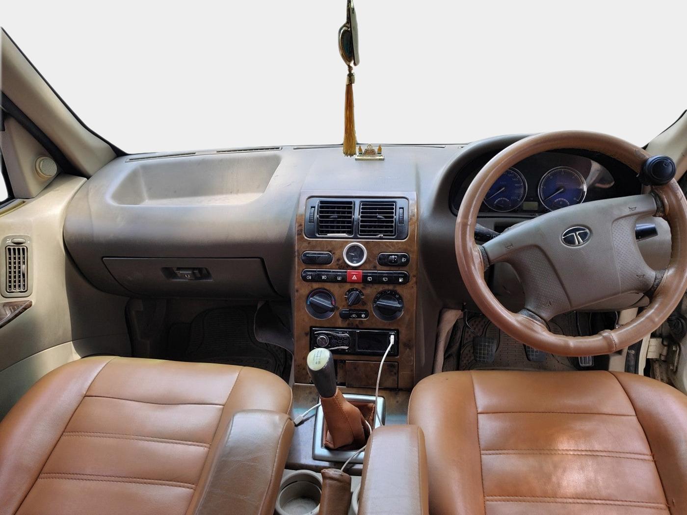 2012 Tata Safari 4X2 EX DICOR, Diesel, Manual, 1,46,402 km, interior