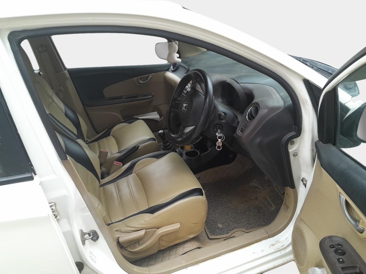 2013 Honda Amaze 1.5L I-DTEC VX, Diesel, Manual, 1,80,960 km, interior