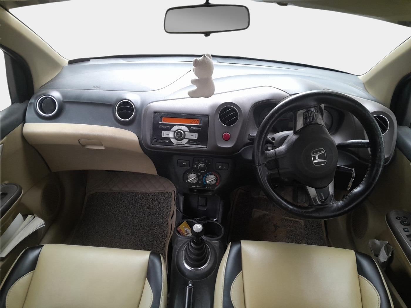 2013 Honda Amaze 1.5L I-DTEC VX, Diesel, Manual, 1,80,960 km, interior