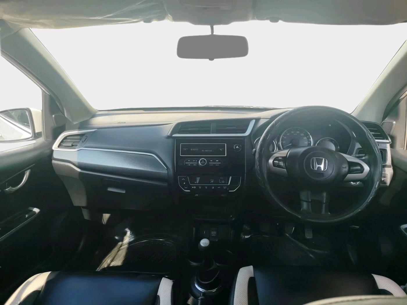 2016 Honda BR-V 1.5L I- DTEC V, Diesel, Manual, 1,04,134 km, interior