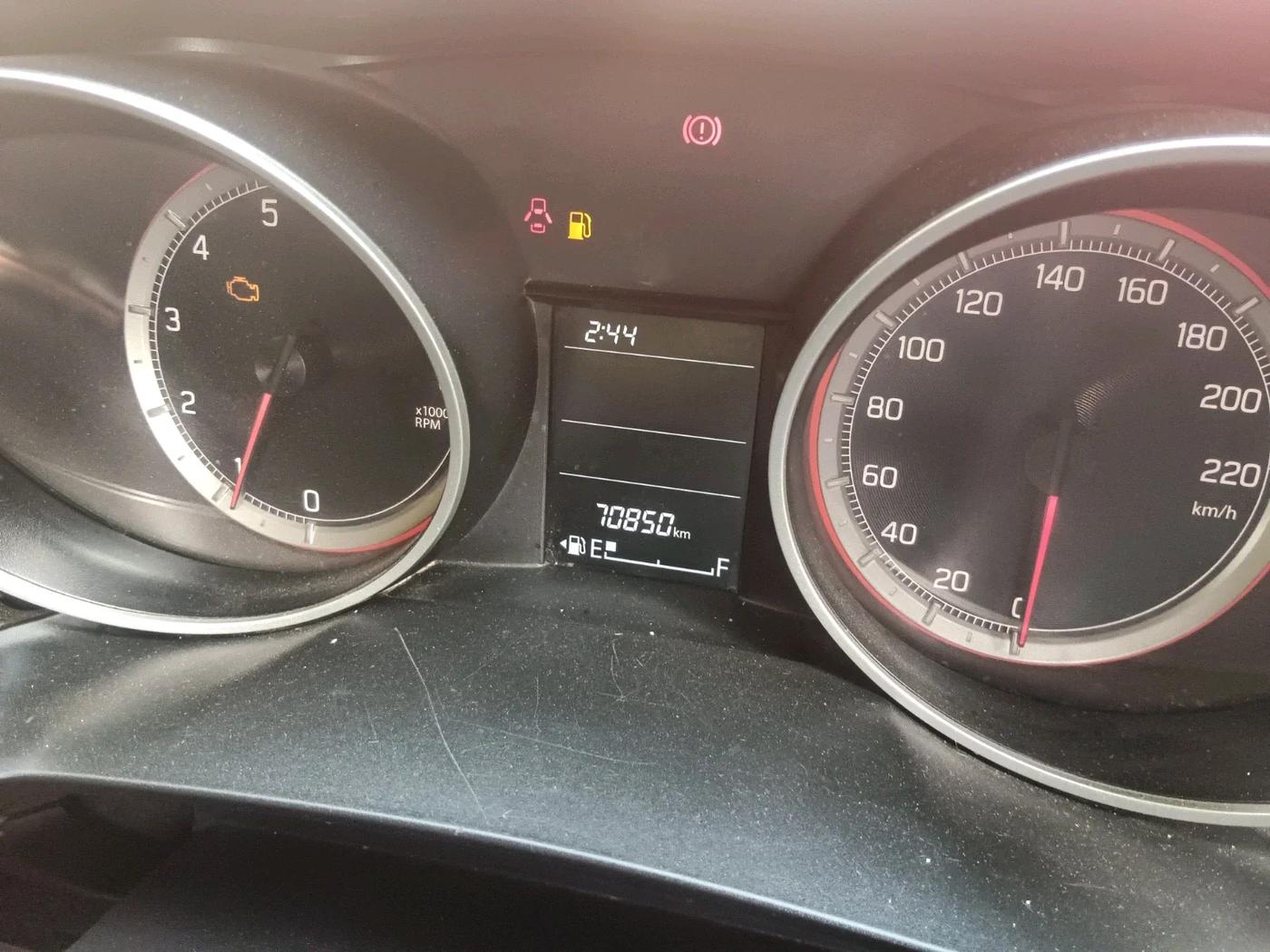 2019 Maruti Swift VXI, CNG, Manual, 70,850 km, interior