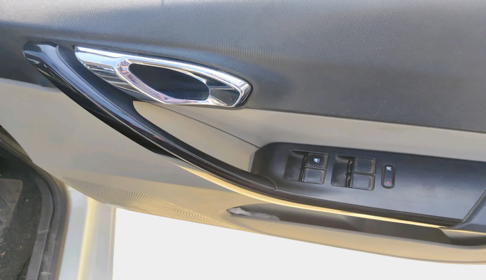 2019 Tata Tiago XZ PETROL, Petrol, Manual, 1,61,101 km, interior