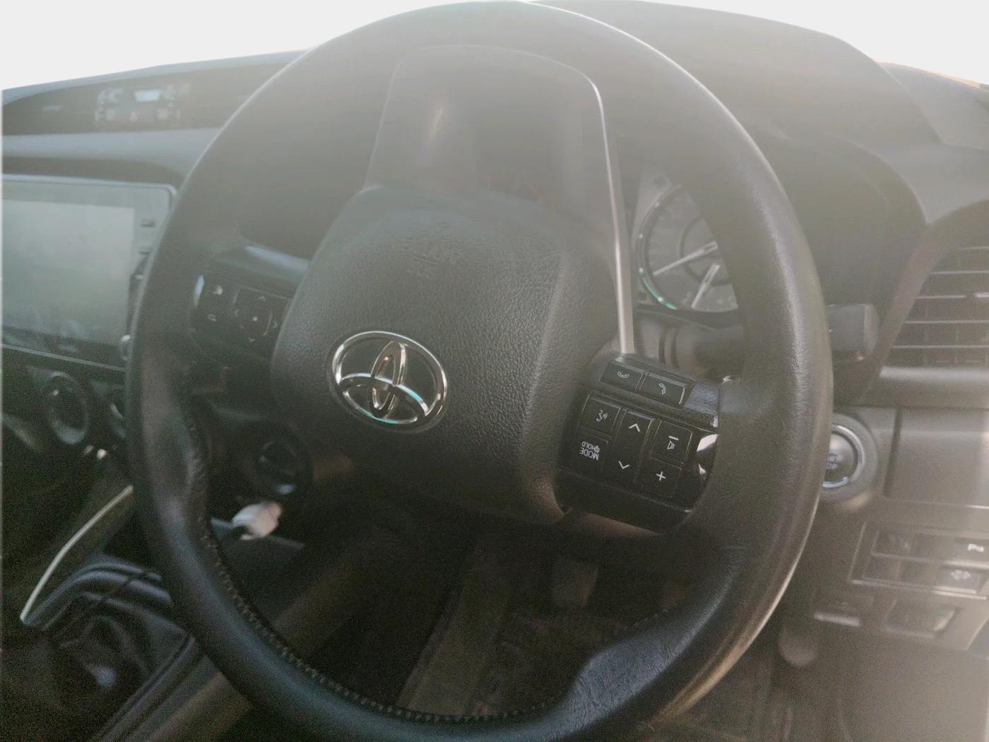 2023 Toyota HILUX STD 4X4 MT, Diesel, Manual, 74,510 km, interior