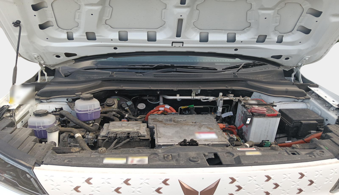 2024 Mahindra XUV400 EL 7.2 KW, Electric, Automatic, 13,550 km, exterior