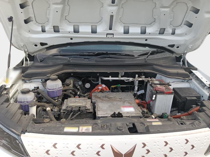 2024 Mahindra XUV400 EL 7.2 KW, Electric, Automatic, 13,550 km, exterior