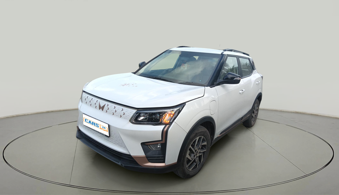 2024 Mahindra XUV400 EL 7.2 KW, Electric, Automatic, 13,550 km, exterior