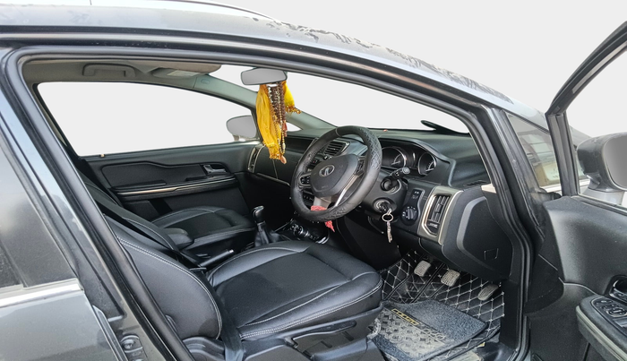 2018 Tata Hexa XT 4X2 6 STR, Diesel, Manual, 43,920 km, interior