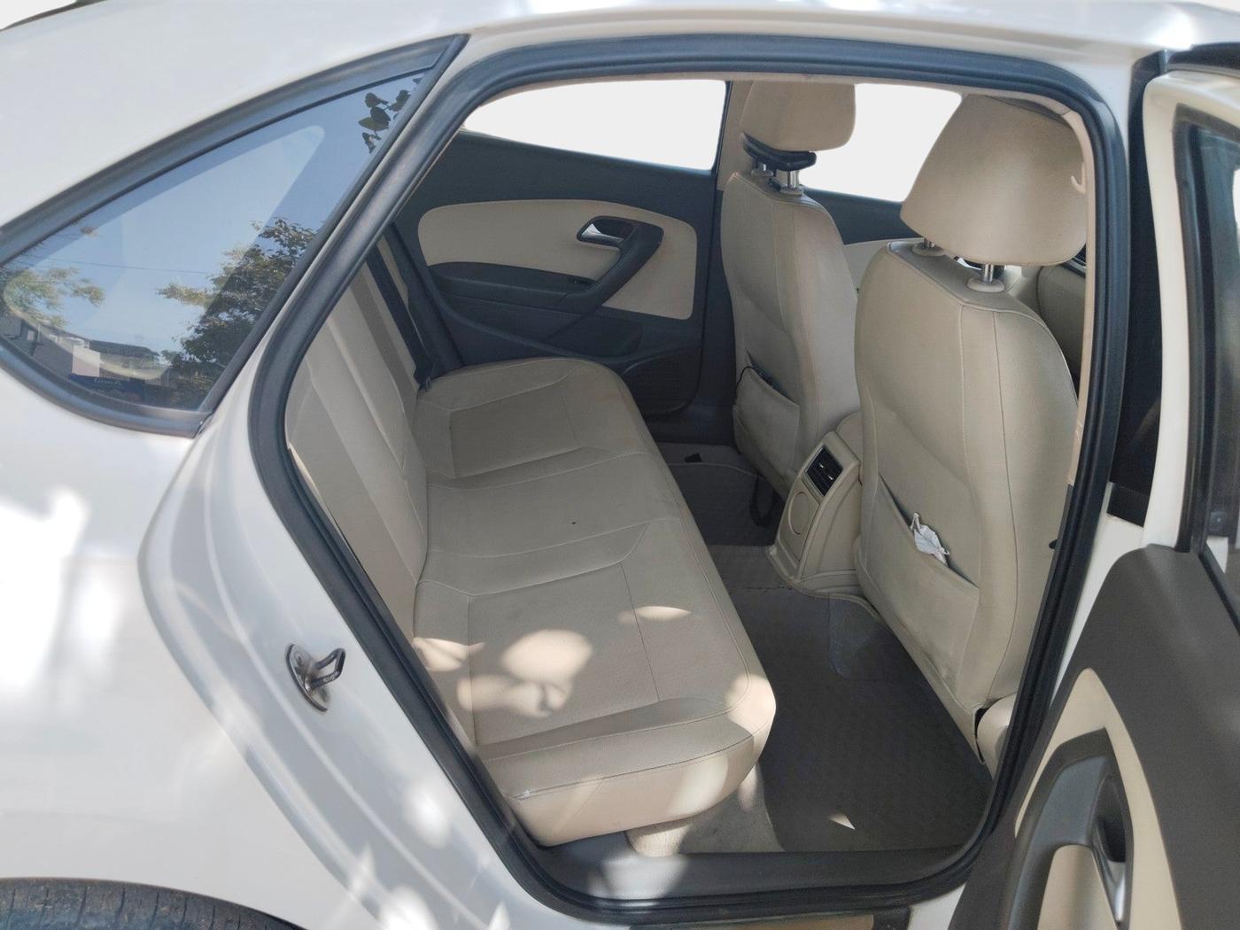 2015 Volkswagen Vento HIGHLINE 1.5 AT, Diesel, Automatic, 95,237 km, interior