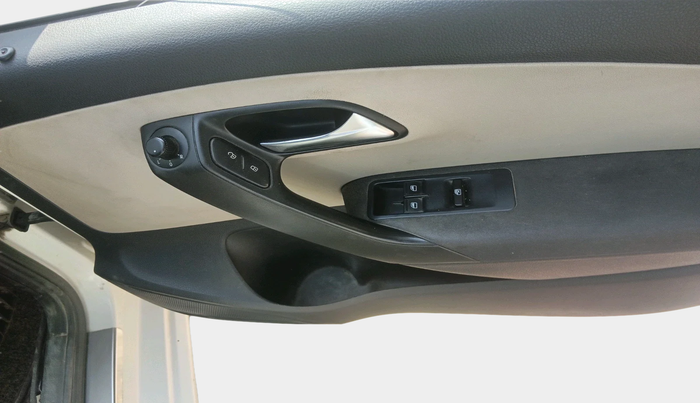 2011 Volkswagen Polo COMFORTLINE 1.2L, Diesel, Manual, 85,887 km, interior